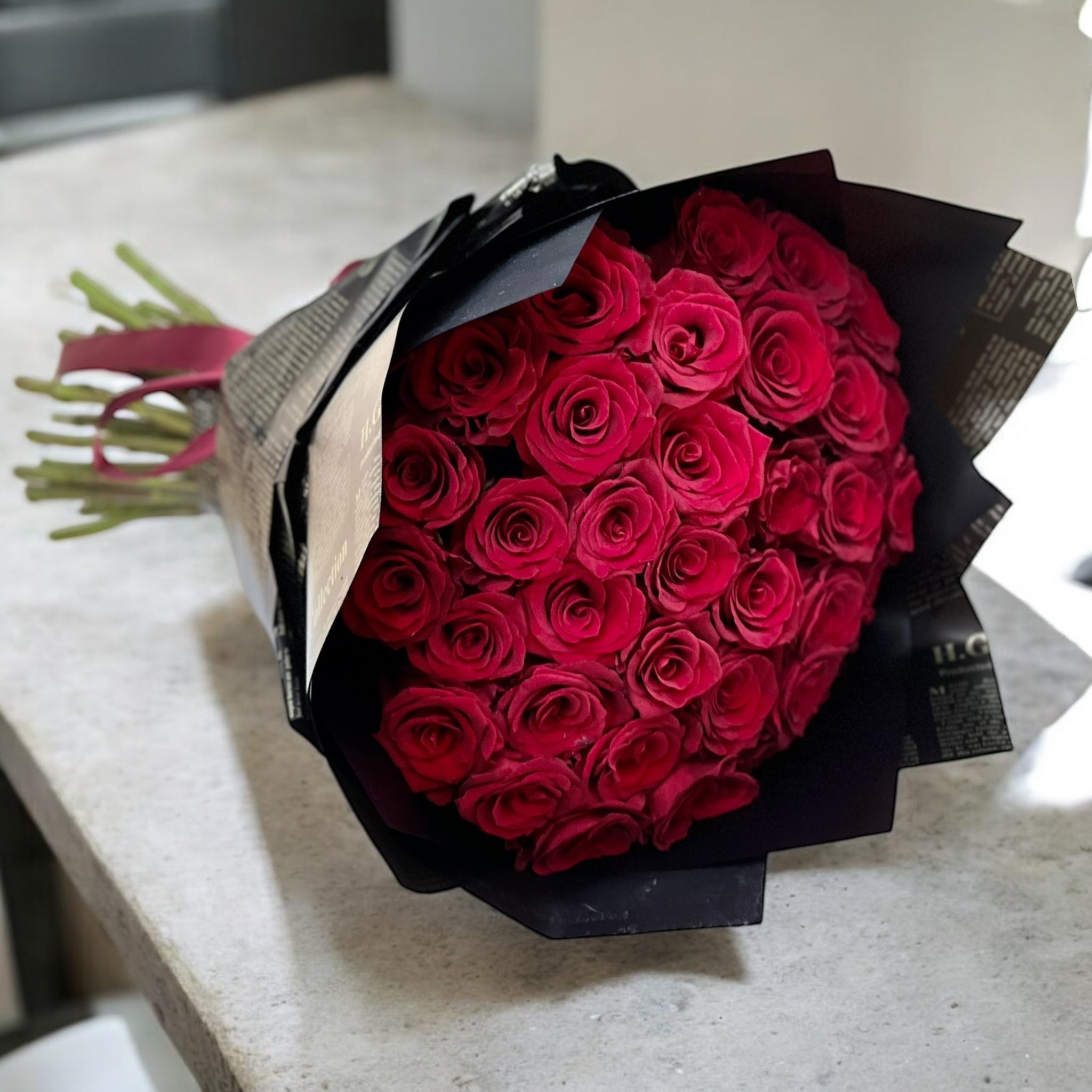 Elegant Hand Bouquet – 31 Red Roses