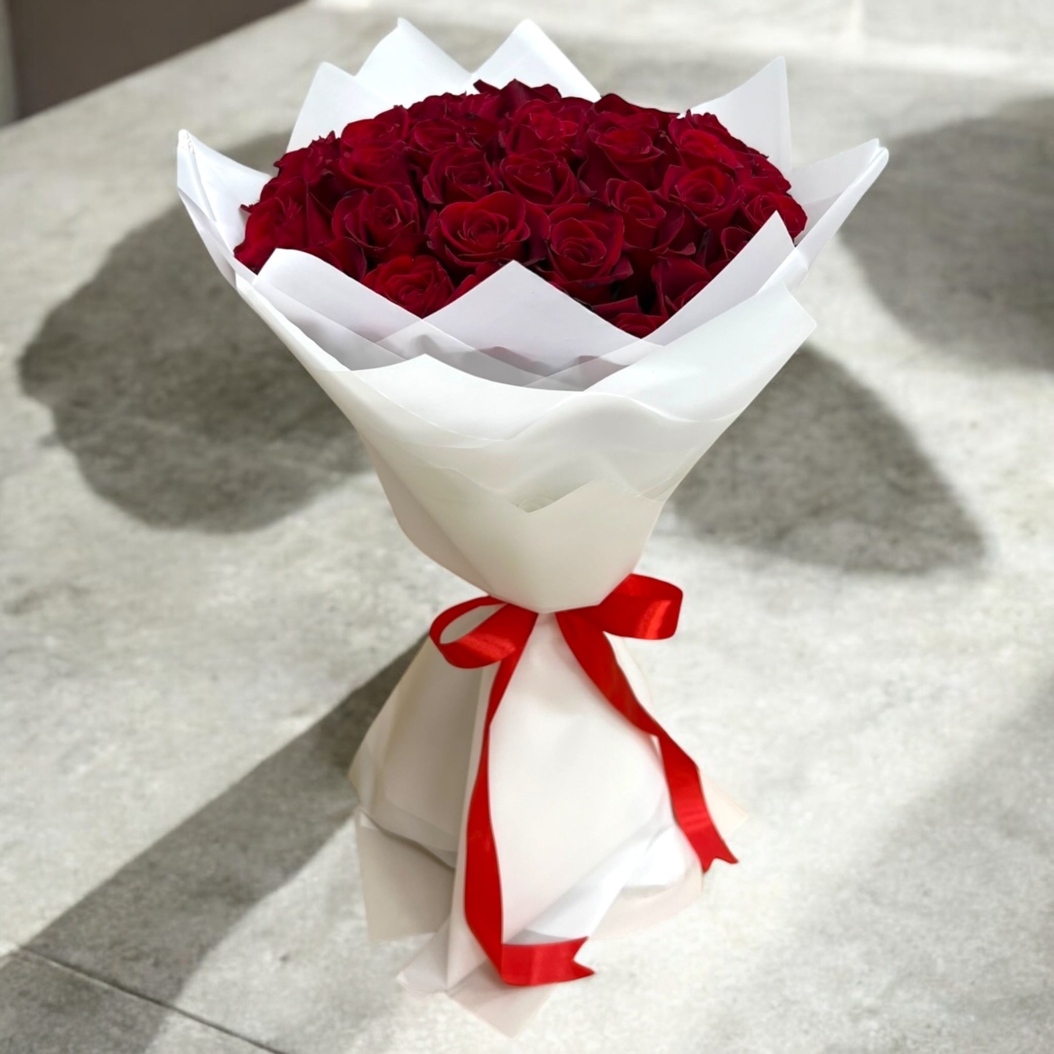 Romantic Hand Bouquet – 41 Red Roses 🌹✨