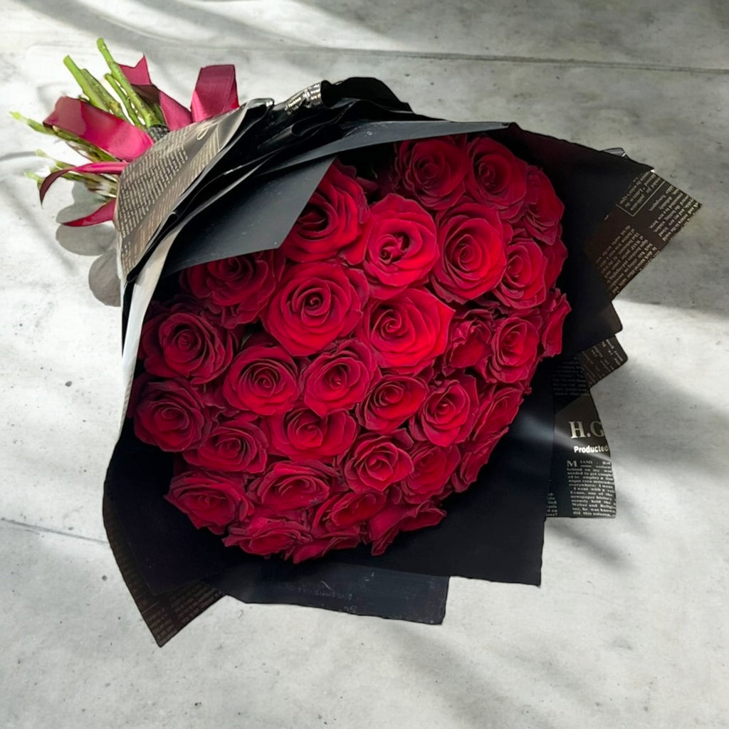 Elegant Hand Bouquet – 31 Red Roses
