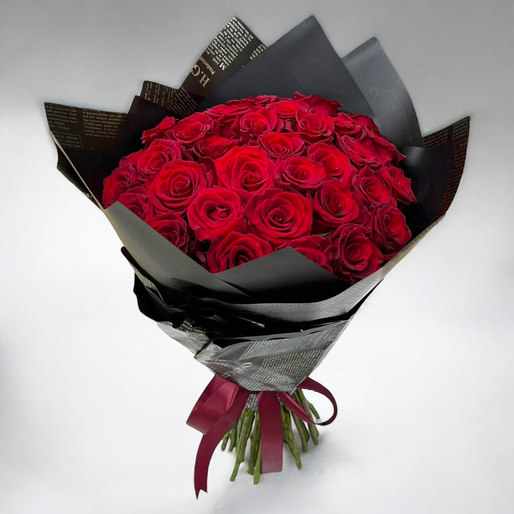 Elegant Hand Bouquet – 31 Red Roses