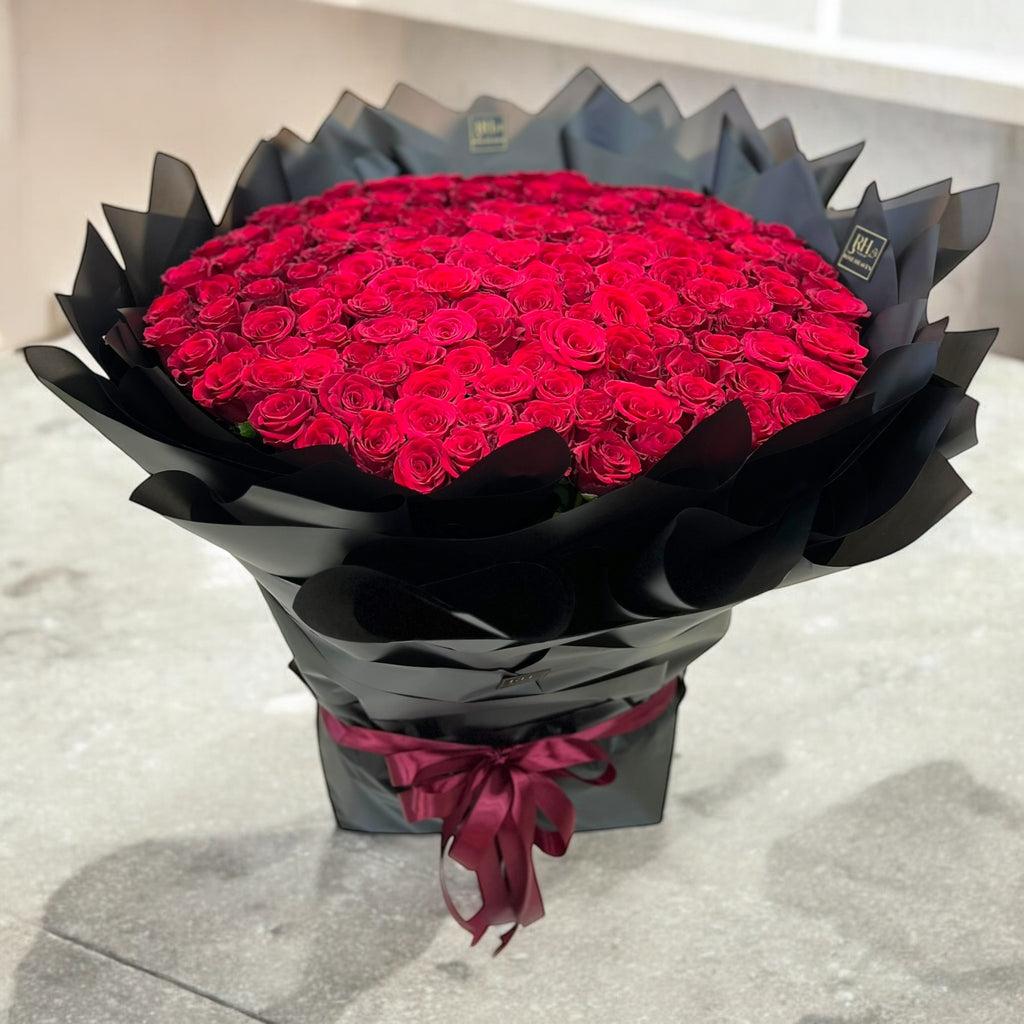 Majestic Hand Bouquet – 201 Red Roses 🌹✨