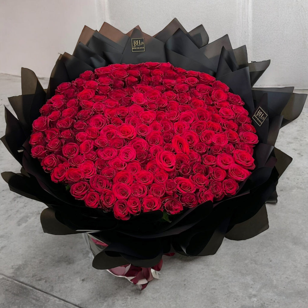 Majestic Hand Bouquet – 201 Red Roses 🌹✨