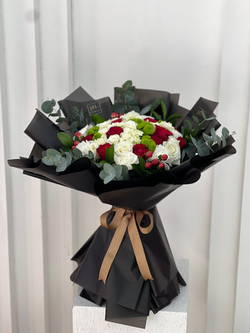 The Elegance Noir Bouquet